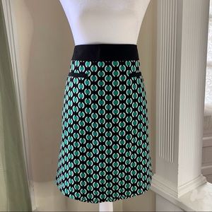 Worthington green and black geometric pattern skirt
